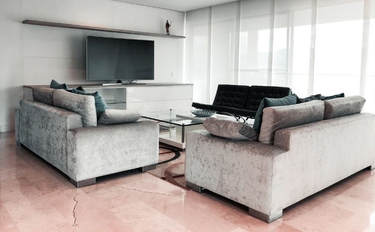 غرفة المعيشة الأرضيات الخرسانية